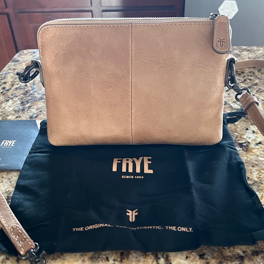 Frye womens Melissa Crossbody Wristlet - Picture 2 of 6